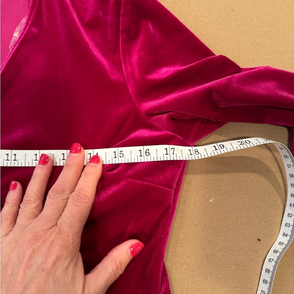 Anne Klein NWT Magenta Velvet Wrap Dress - Size 6 - Picture 10 of 11